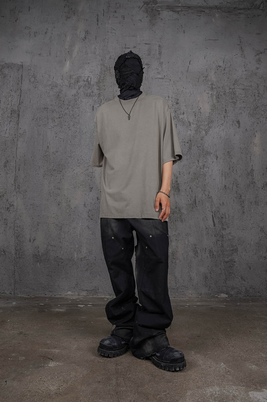 Camiseta del ejército de gran tamaño gris de piedra