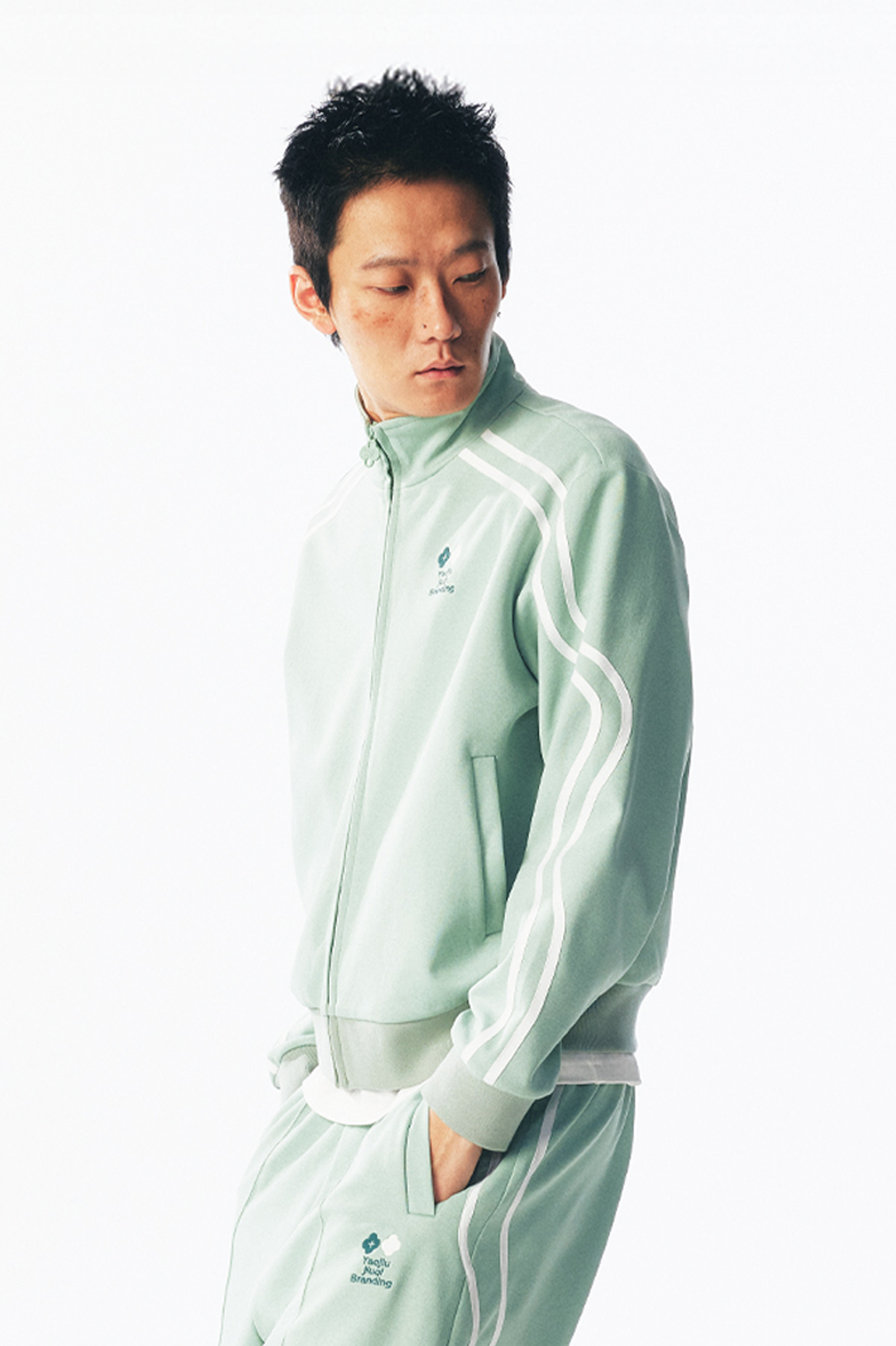 Contrast Curved-Stripe Quick-Dry Track Jacket