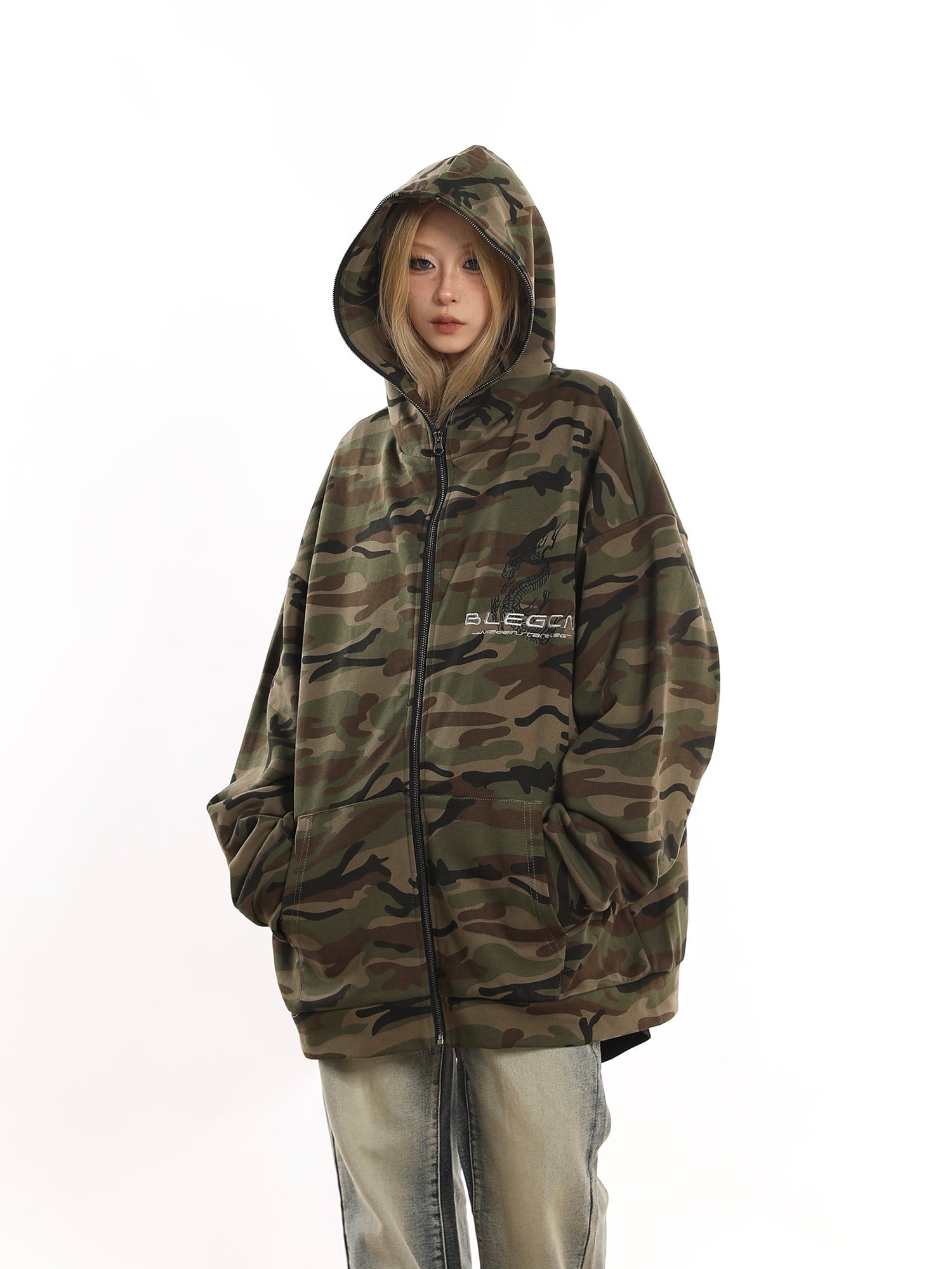 Veste en toison à imprimé camouflage surdimensionné