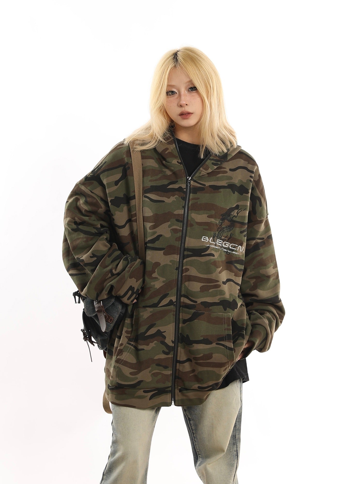 Veste en toison à imprimé camouflage surdimensionné