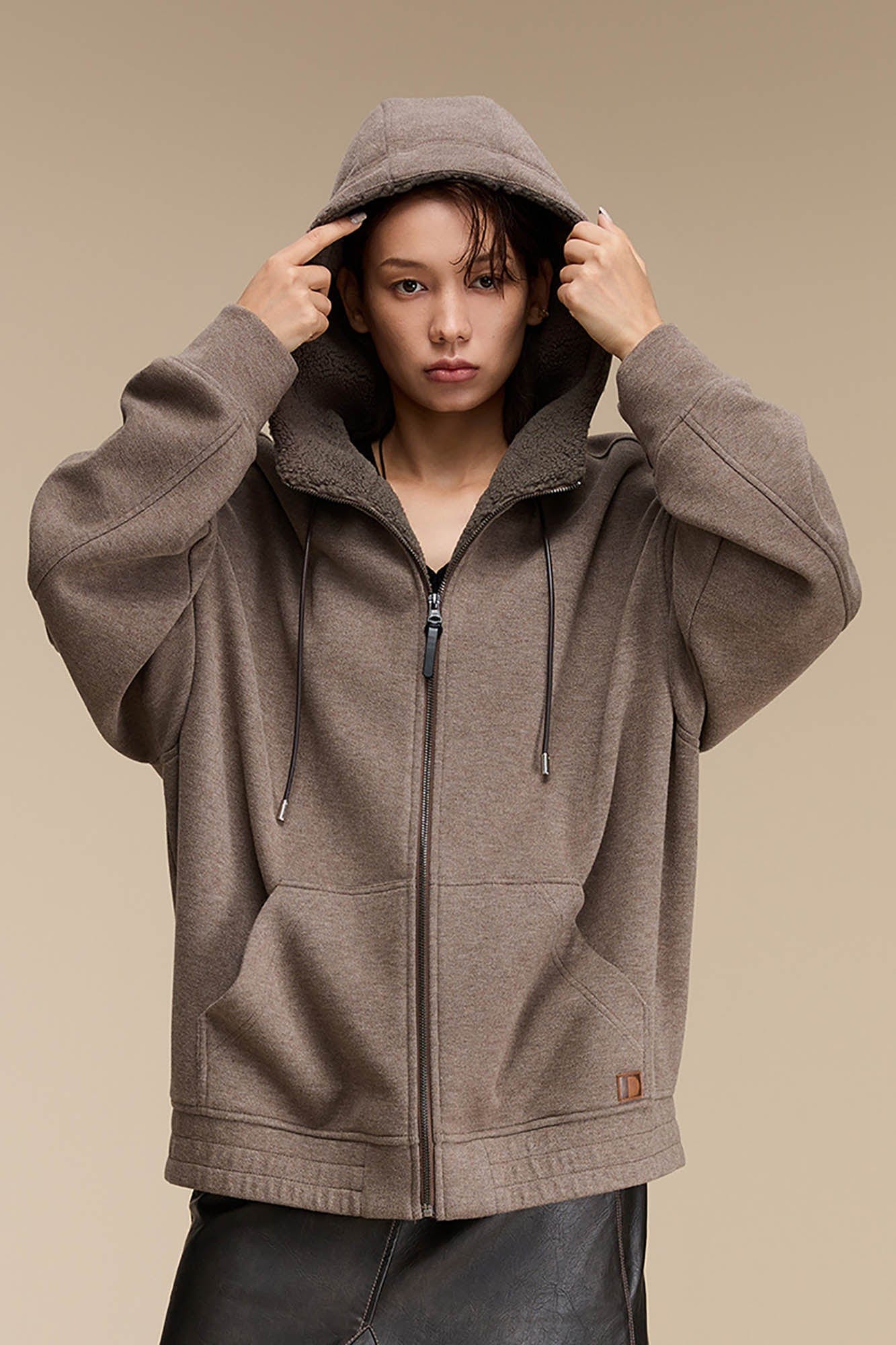 Chaqueta con capucha con cremallera forrada de Sherpa
