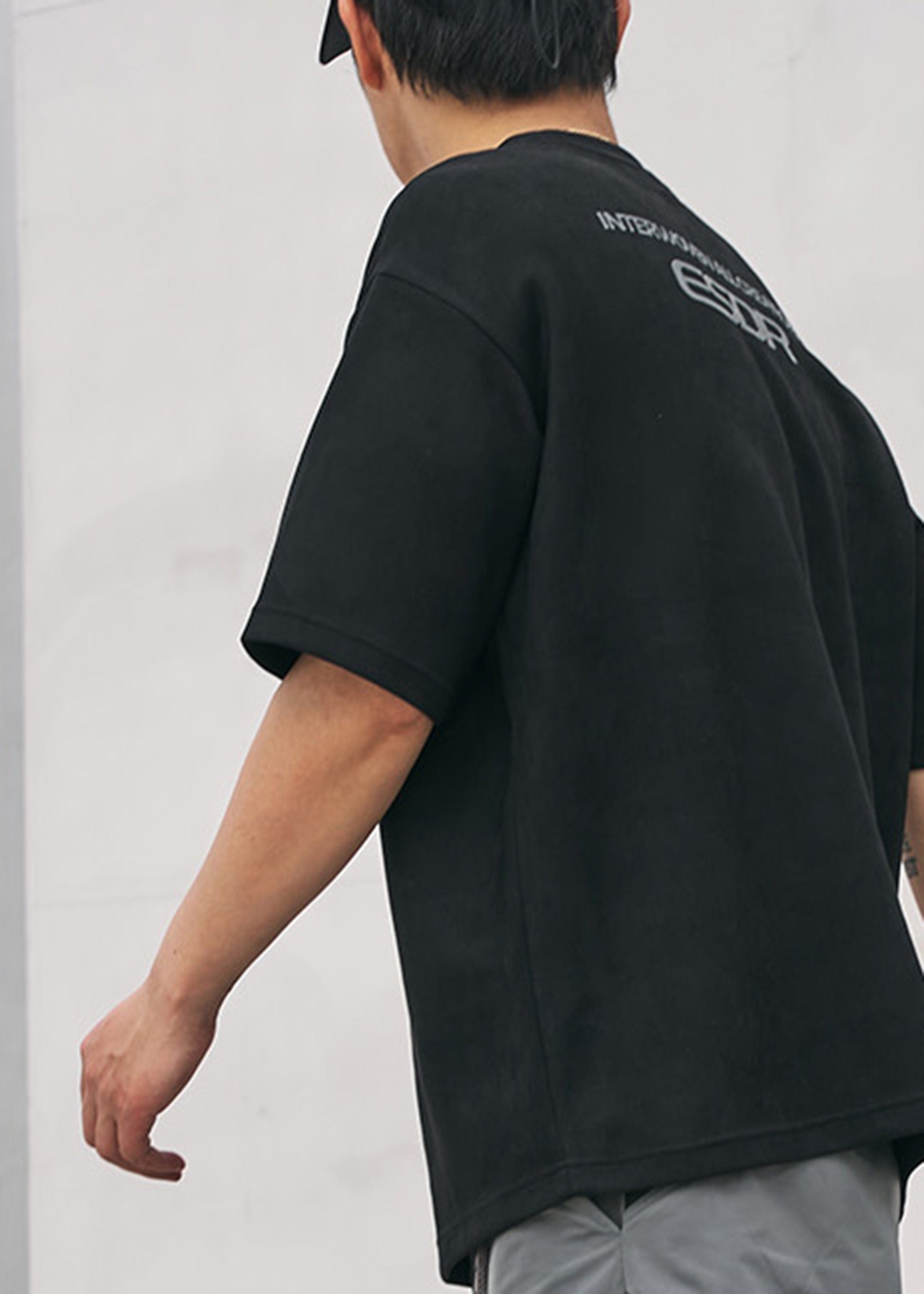 Tee de logotipo entrelazado