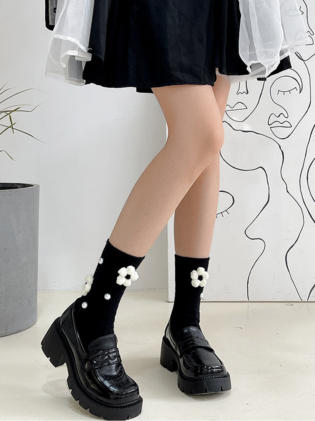 Flower Pearl Mid-calf Socks
