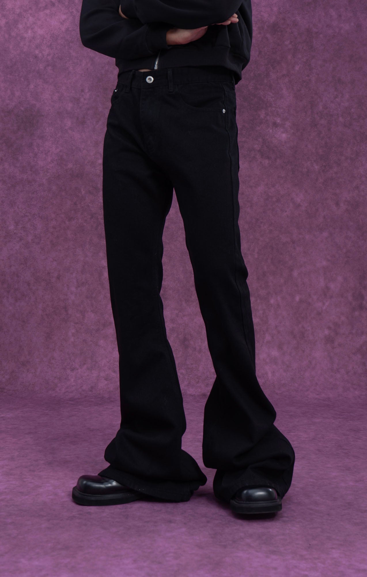 Essential Slim Flared Jeans