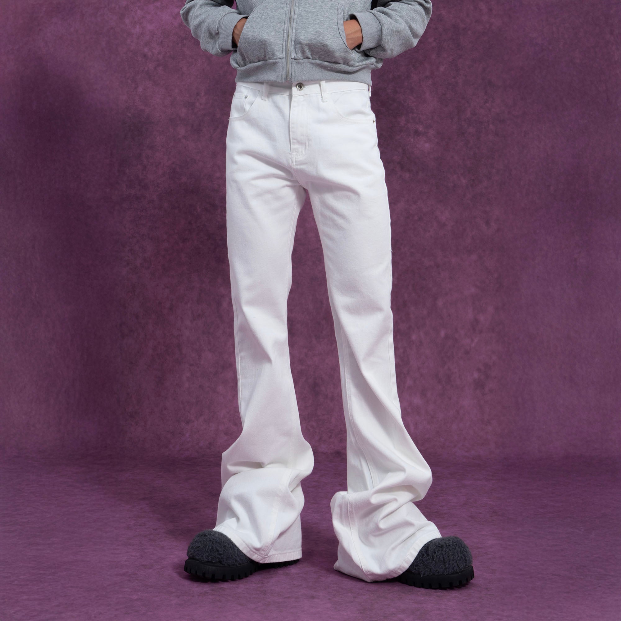 Essential Slim Flared Jeans by CLP | Chiclara