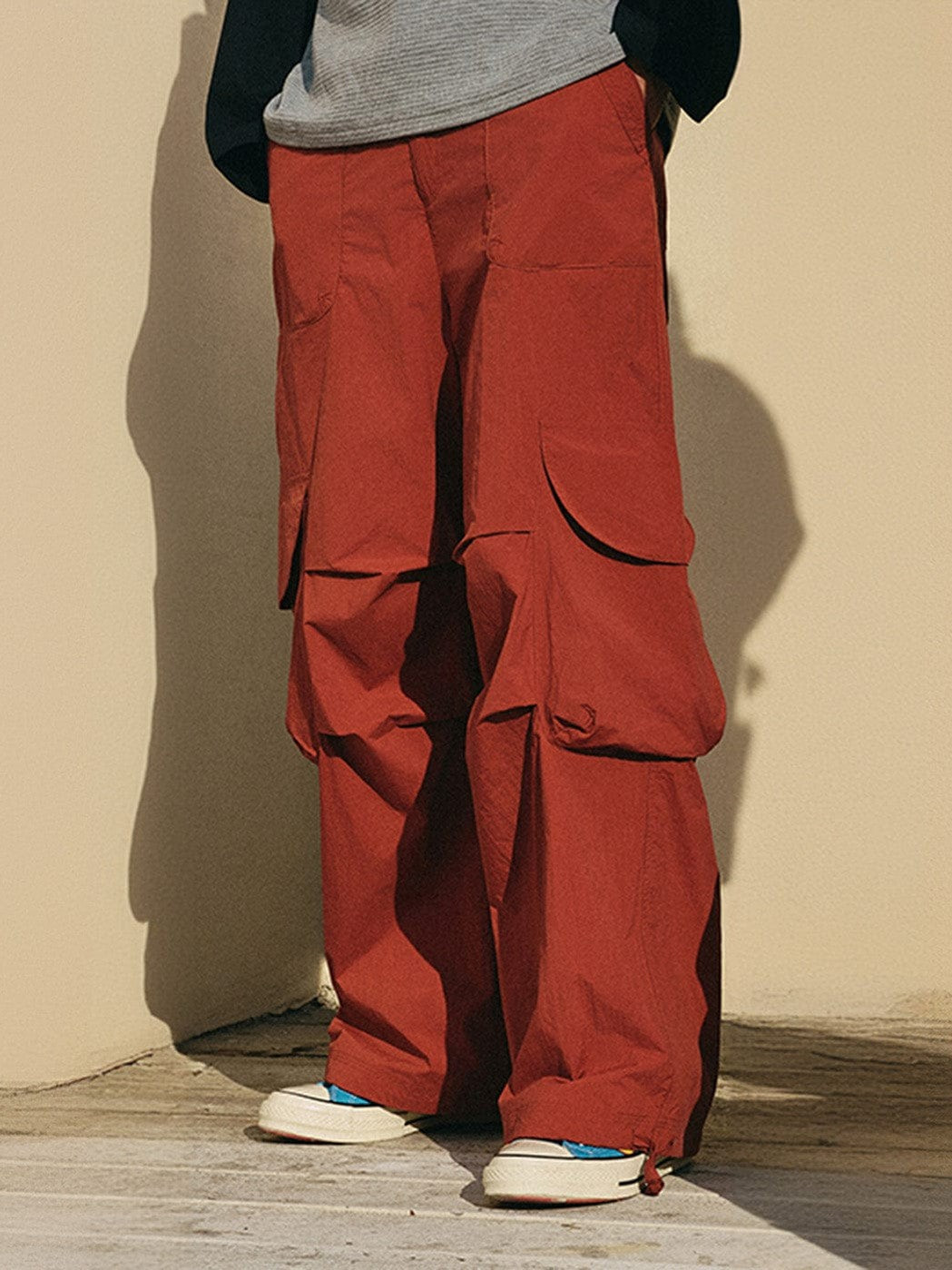 Multiple Pocket Wide-Leg Cargo Pants