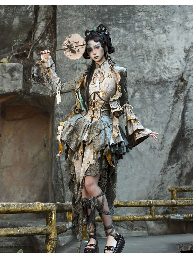 Falda asimétrica de múltiples niveles inspirados en victorianos