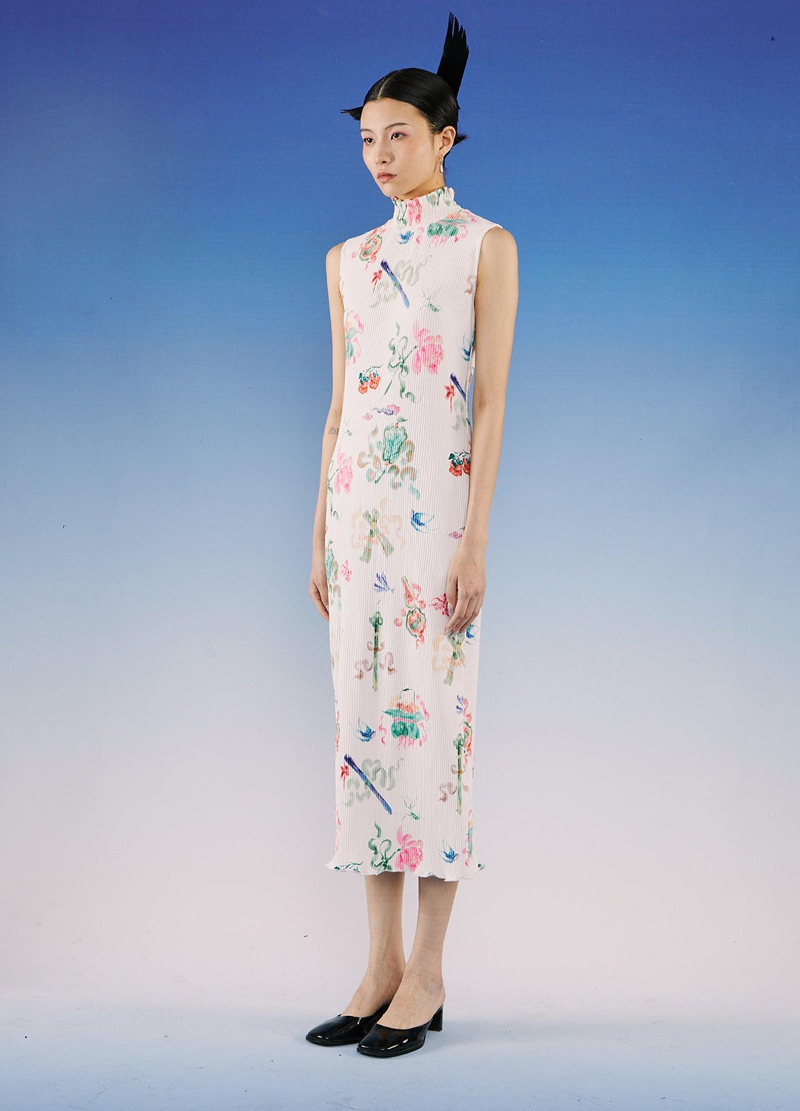 Elegant Floral Qipao Dress by LOUMUTAKU - chiclara