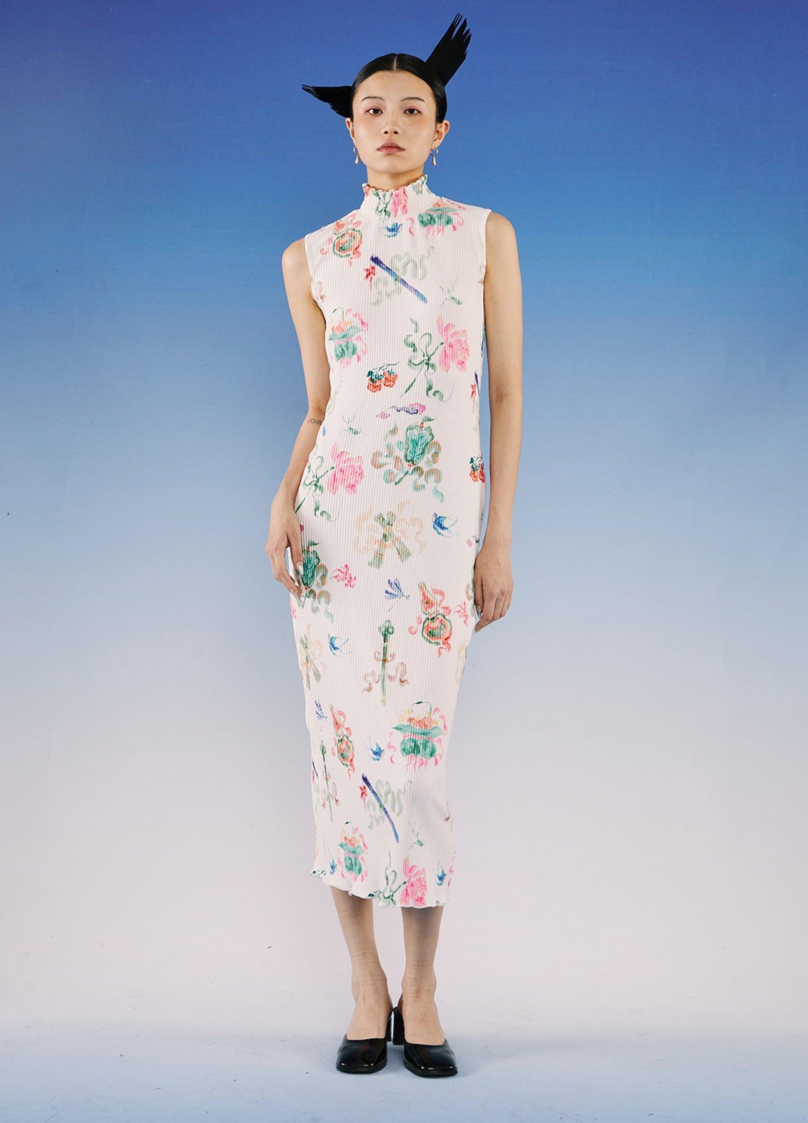 Elegant Floral Qipao Dress by LOUMUTAKU - chiclara
