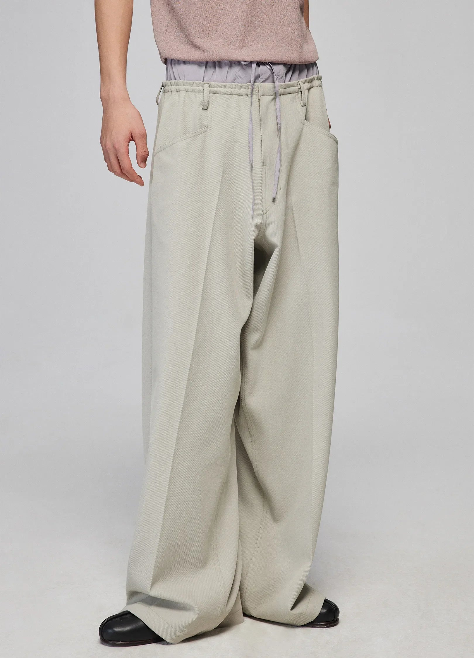Pantalones ligeros de empalme de pierna ancha