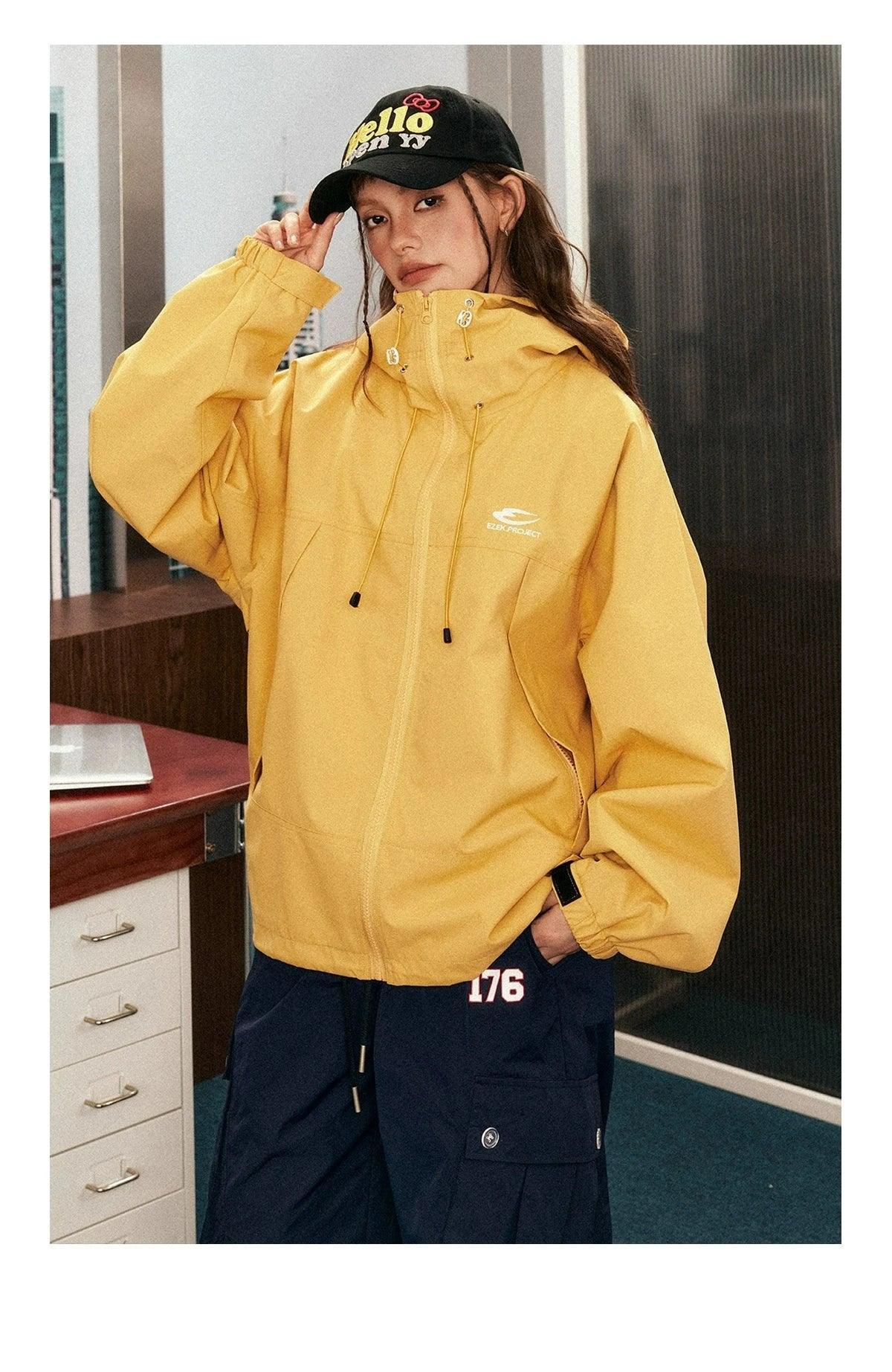 Ezek O'Neill sudadera con capucha de gran tamaño negro - chaqueta con cremallera creciente para mujeres con logotipo y capucha con cordón