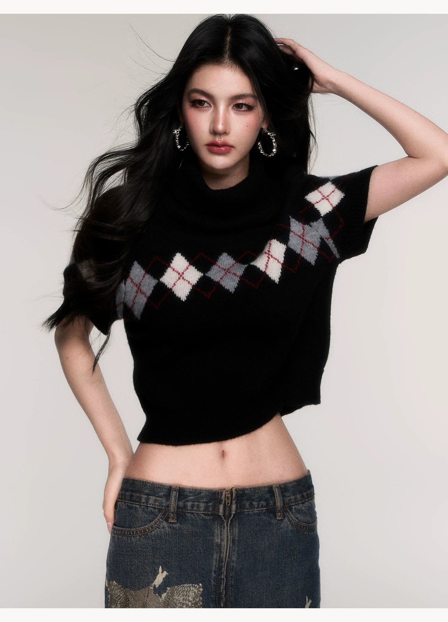 Noir Wink Argyle Crop Sweater