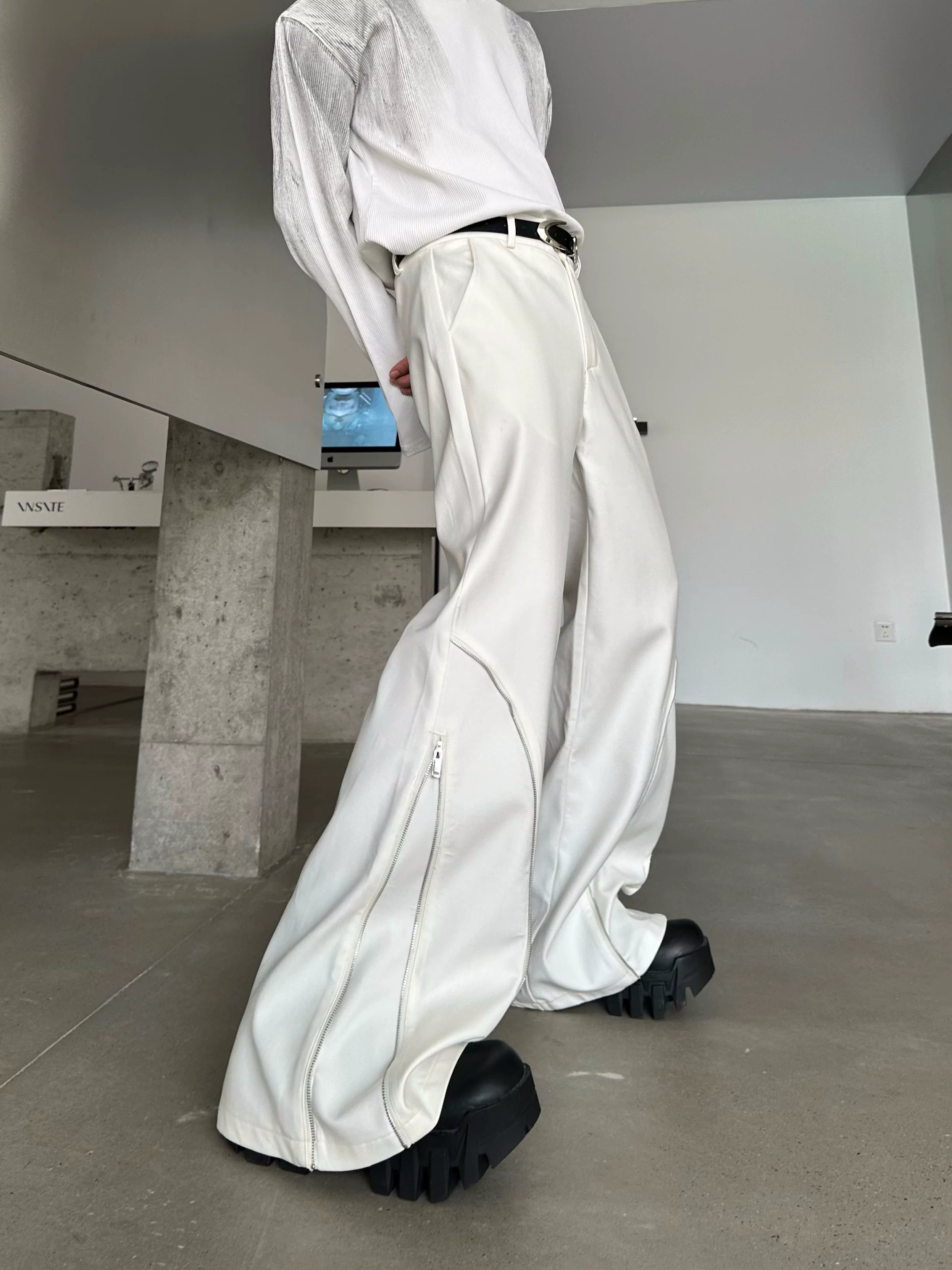 Orbit Sculpt Zip Trousers