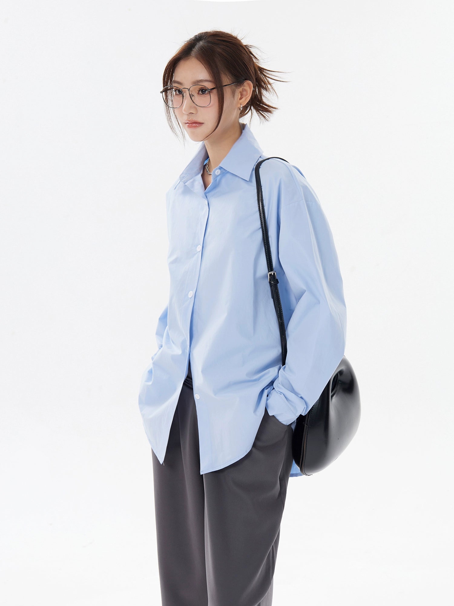 Weißes Button-Down-Hemd im Lagenlook Petite