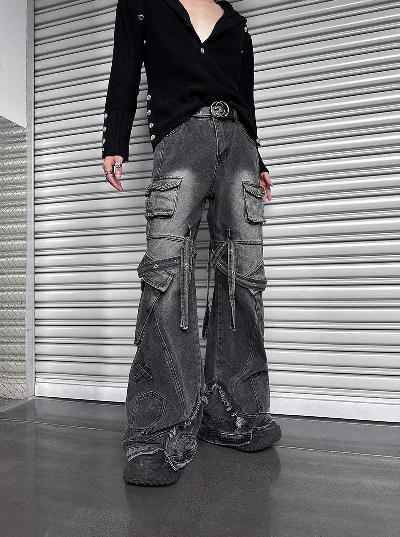 Grayscale Ruin Strapped-Cargo Flares