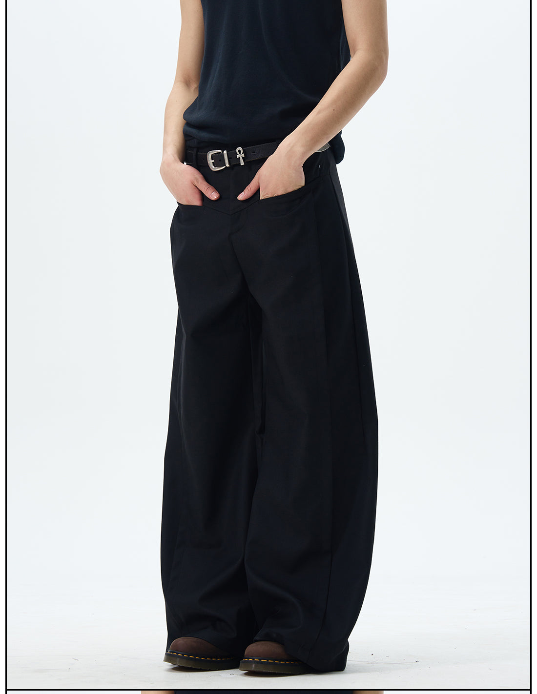 Wide Leg Skater Pants in Black