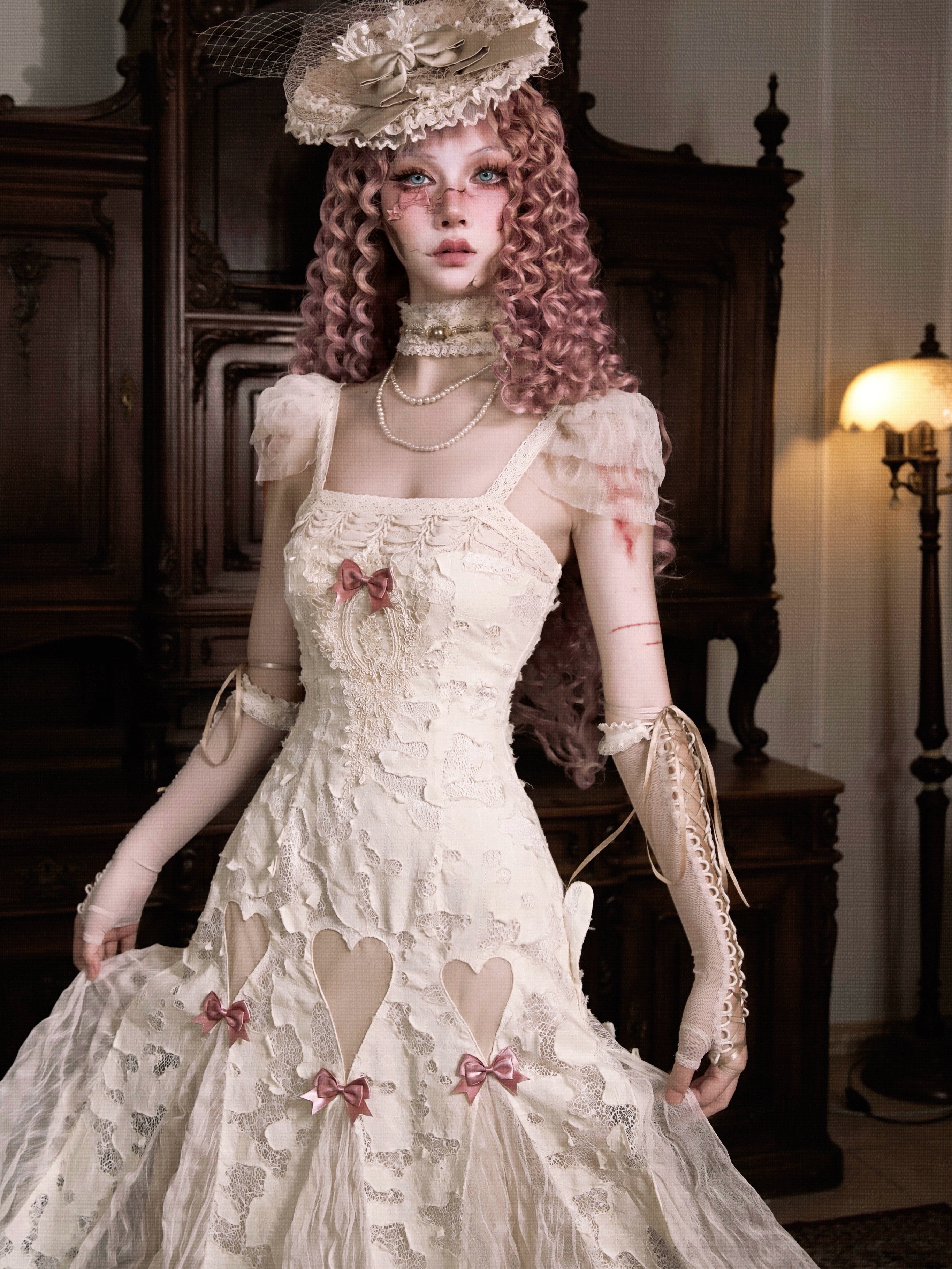 Vintage Lace Heart Cutout Gown Cream / L