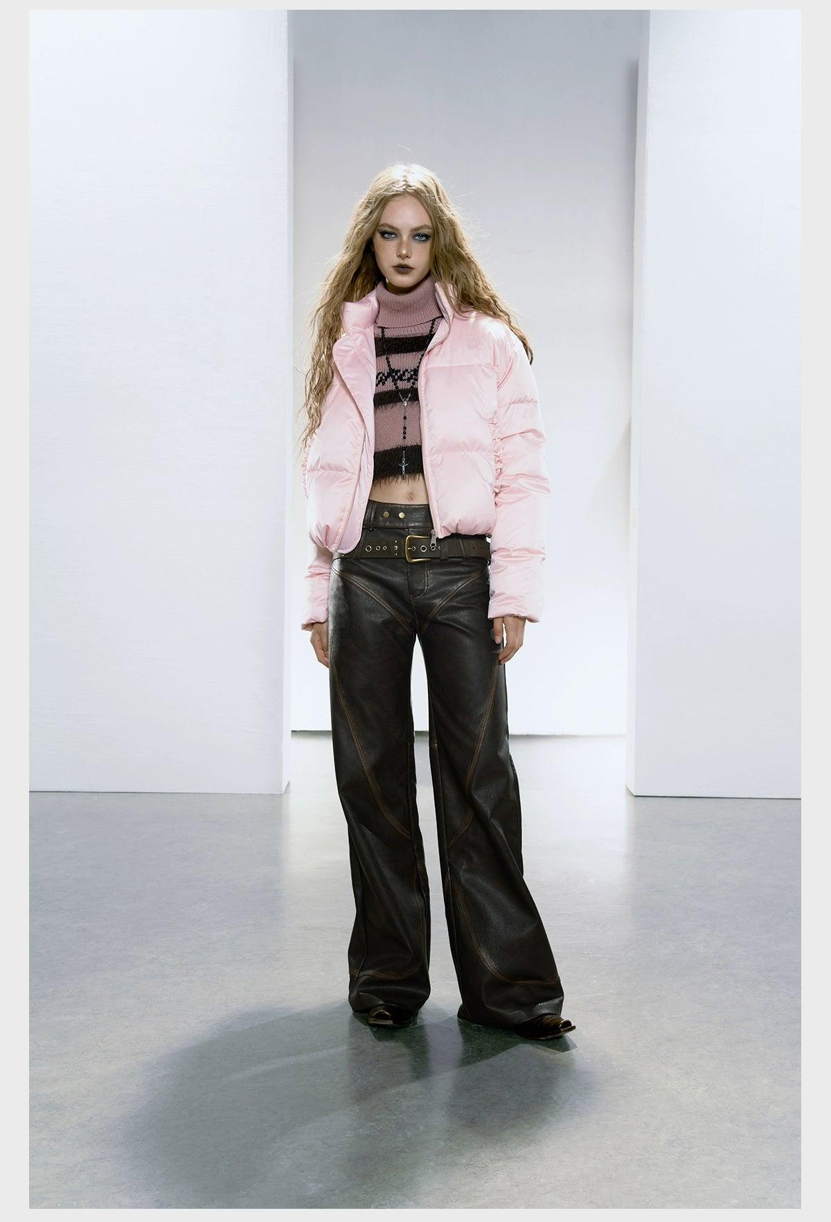 Golpe de chaqueta hinchadora recortada para mujer Pose - Pastel acolchado con cremallera con cremallera y bolsillos Ruchados