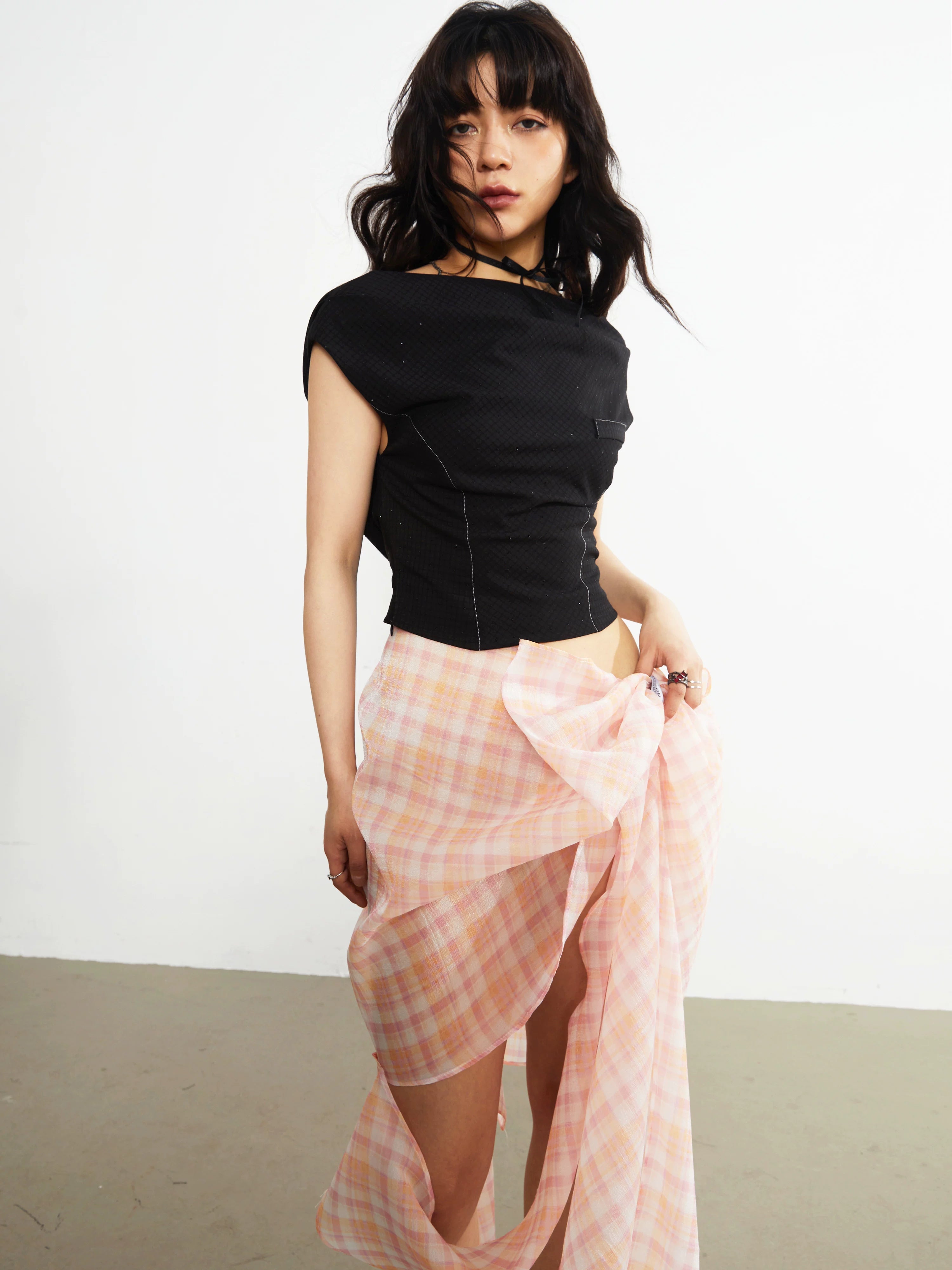 Noirdrape Asymmetric Knit Top