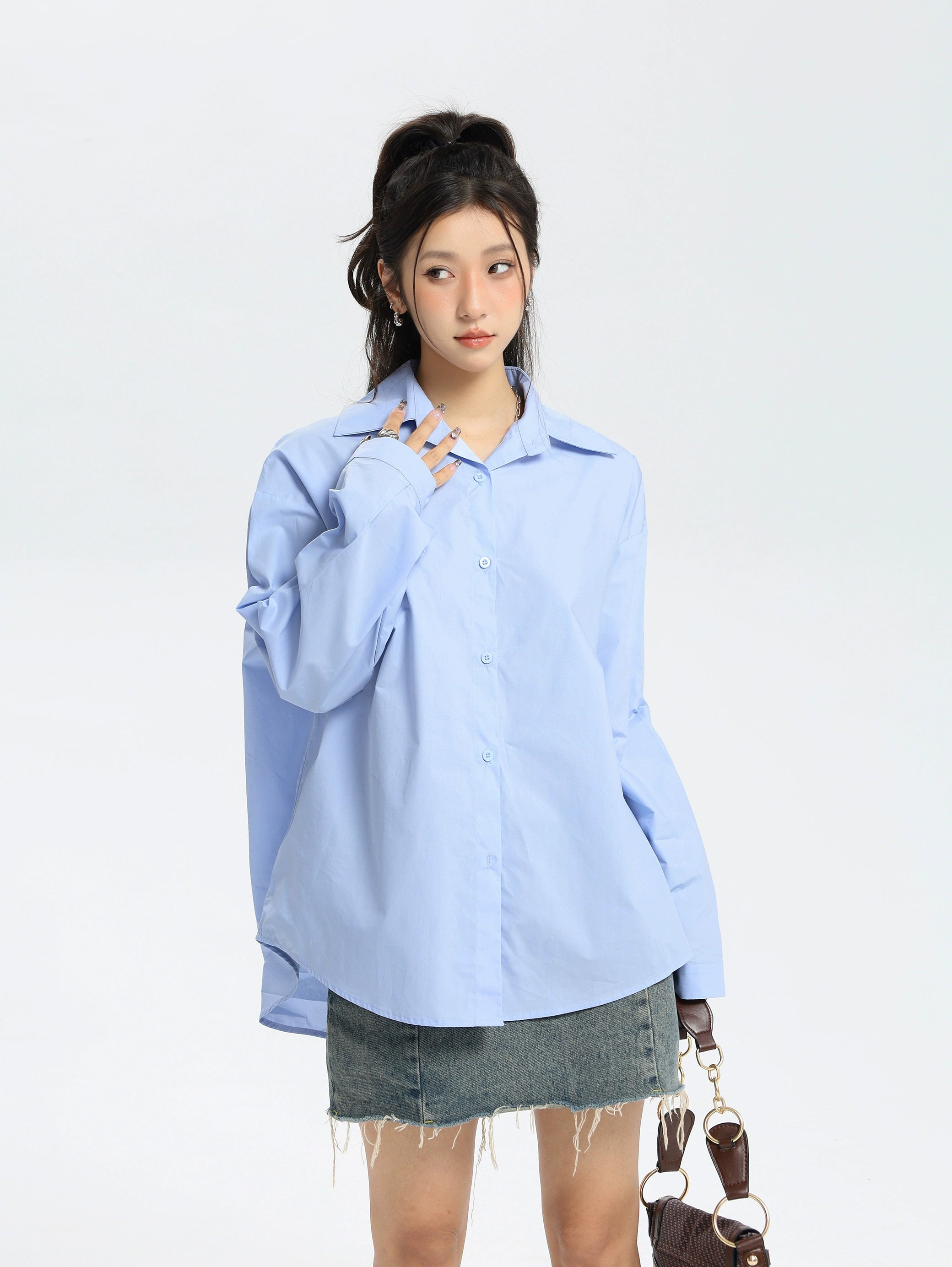 Weißes Button-Down-Hemd im Lagenlook Petite