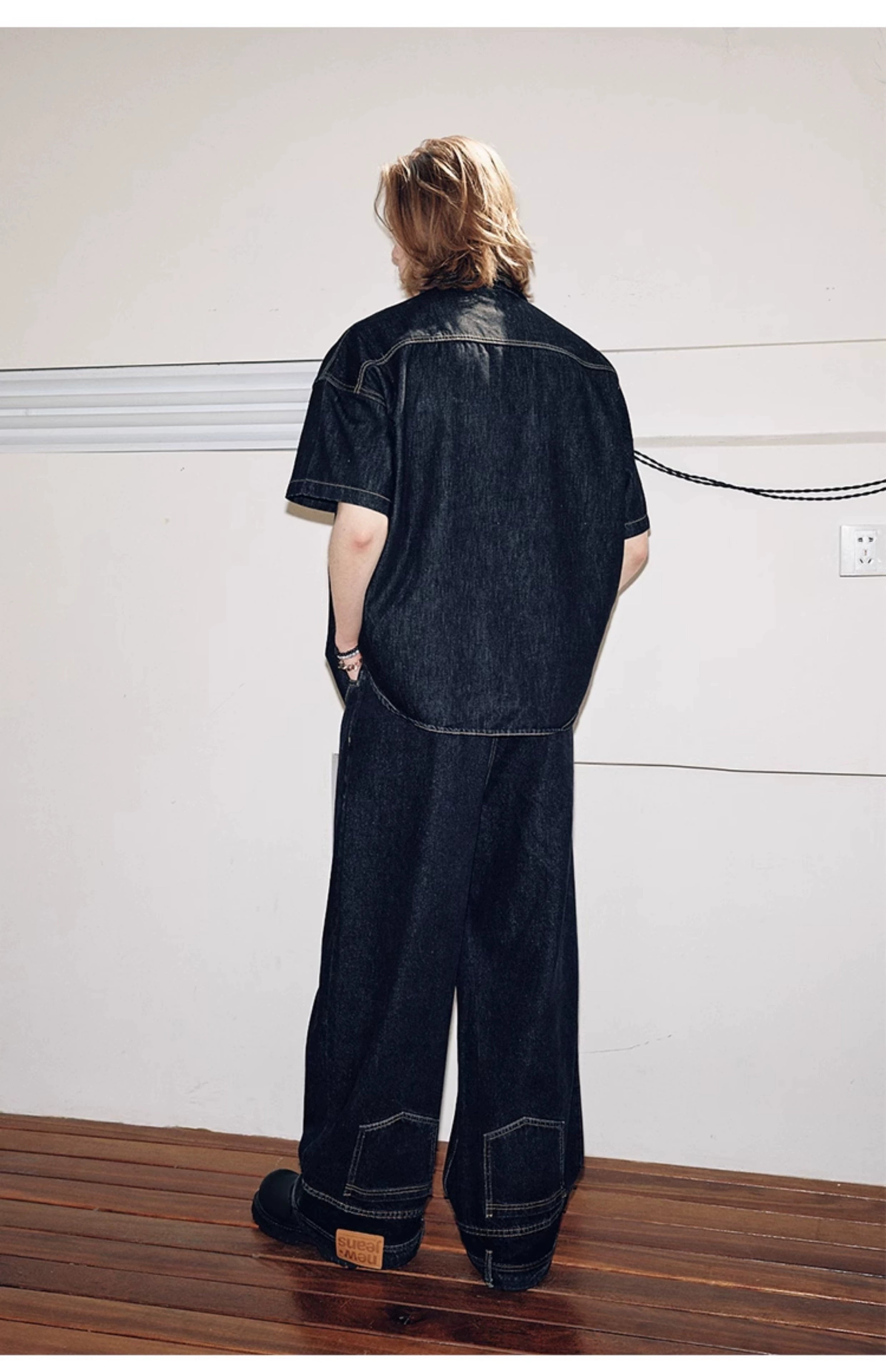 Wide-Leg Black Denim Jeans with Back Patch Pocket