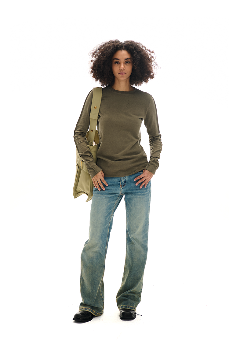 Camiseta de manga larga de ajuste delgado de cuello redondo