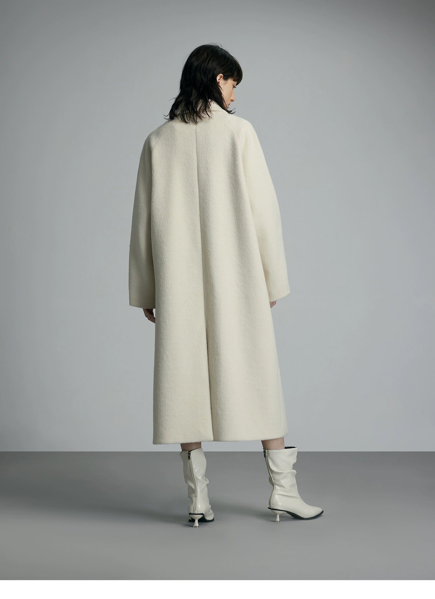 Abrigo de invierno de lana crema de gran tamaño