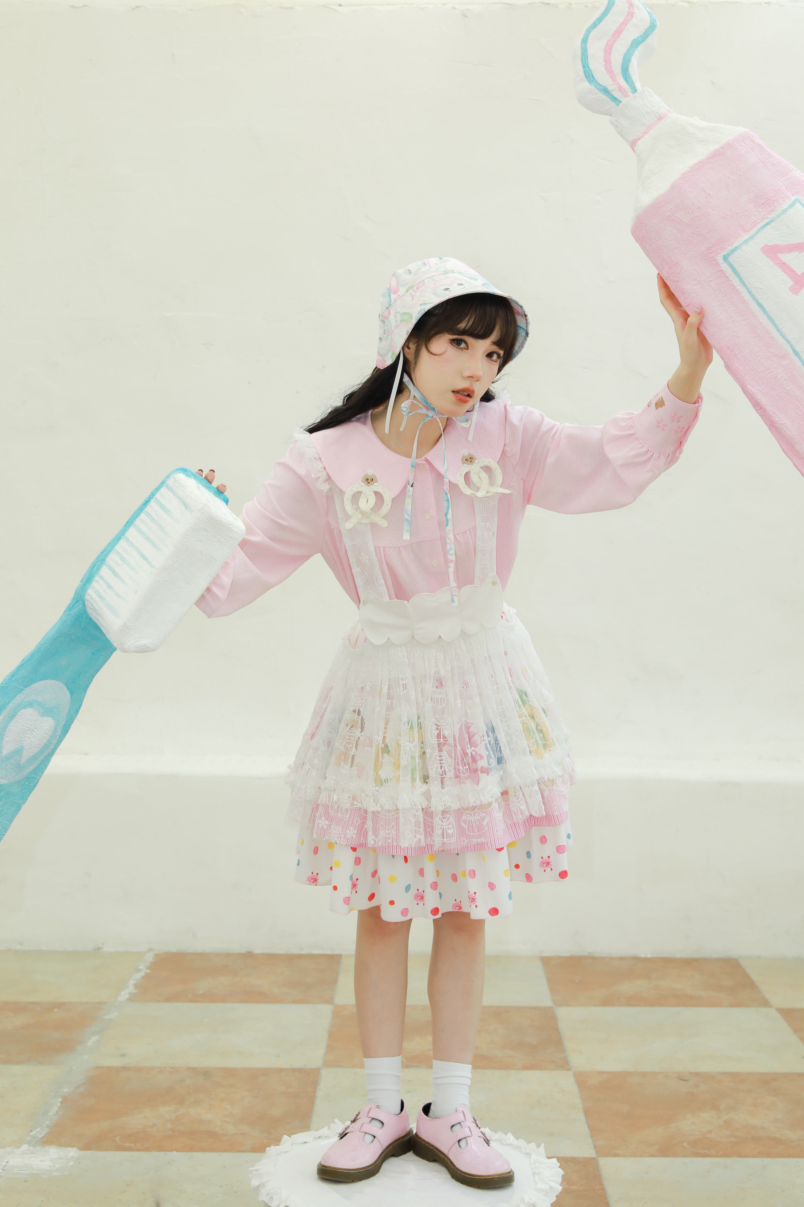 Sweet Scalloped White Lace Pinafore Dress