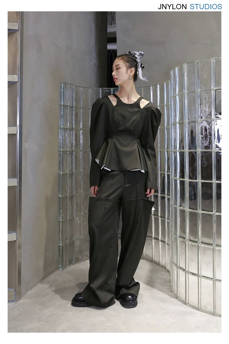 Noirveil Sculpted Puff Sleeve Top