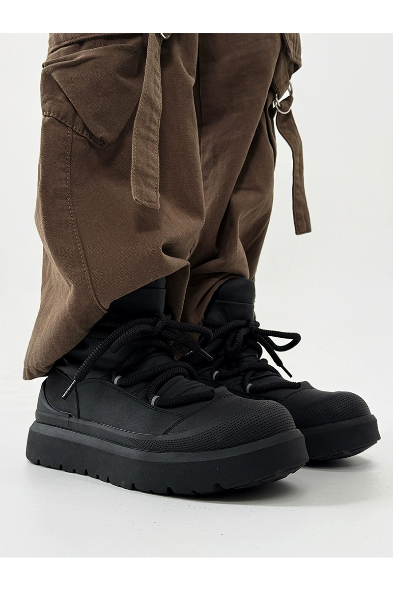 Black Winter Boots with Chunky Soles and Fleece Lining