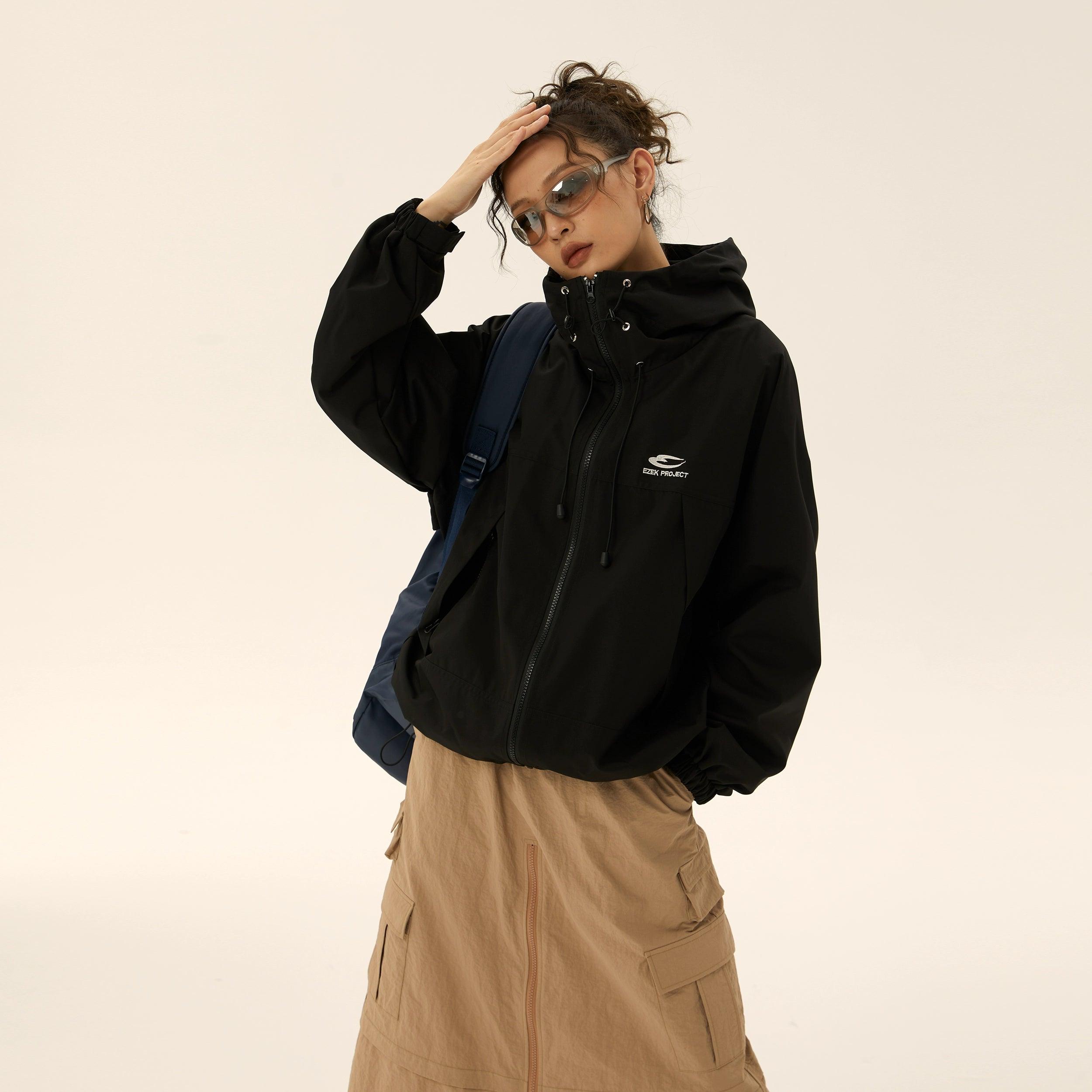 Ezek O'Neill sudadera con capucha de gran tamaño negro - chaqueta con cremallera creciente para mujeres con logotipo y capucha con cordón