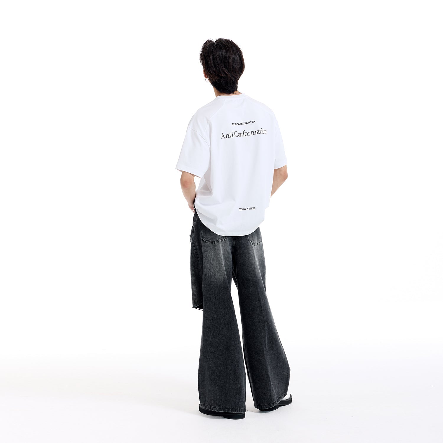 Model Graphic Casual Tee - chiclara
