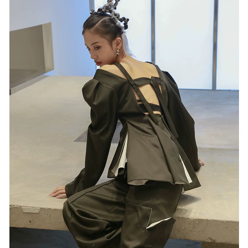 Noirveil Sculpted Puff Sleeve Top