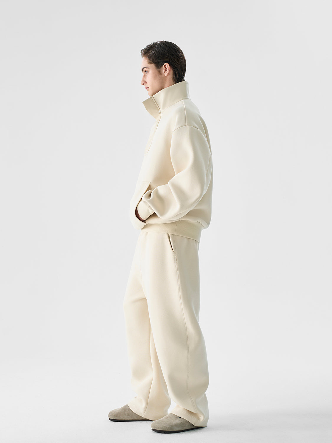 Oversize Minimalist Fleece Lounge Sweatshirt and Pants Setup