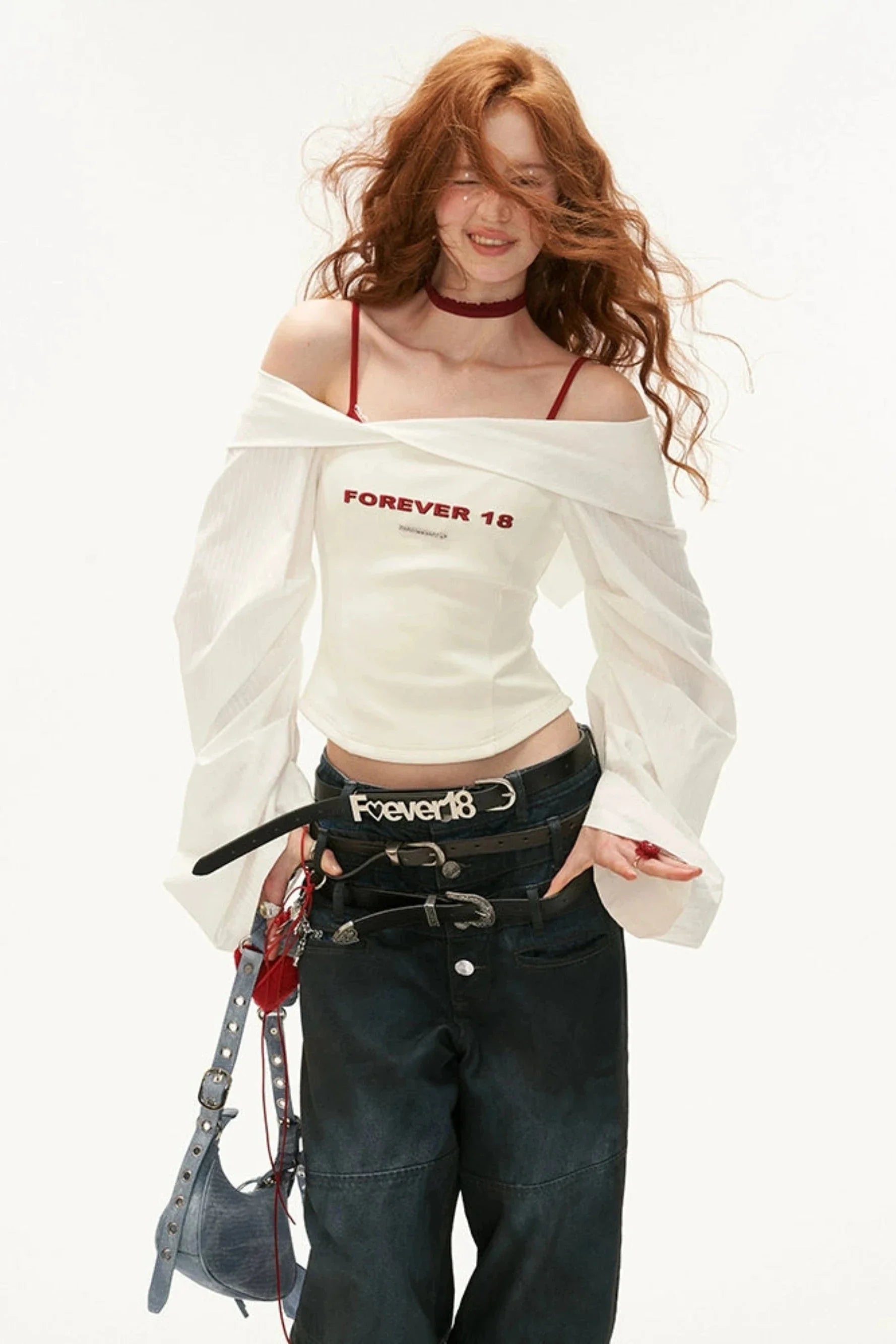Camisa de la manga de la campana de hombro.