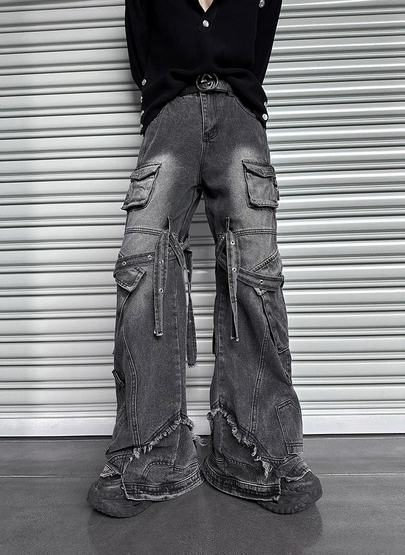 Grayscale Ruin Strapped-Cargo Flares