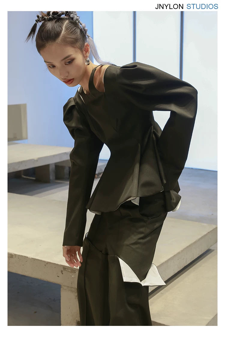 Noirveil Sculpted Puff Sleeve Top