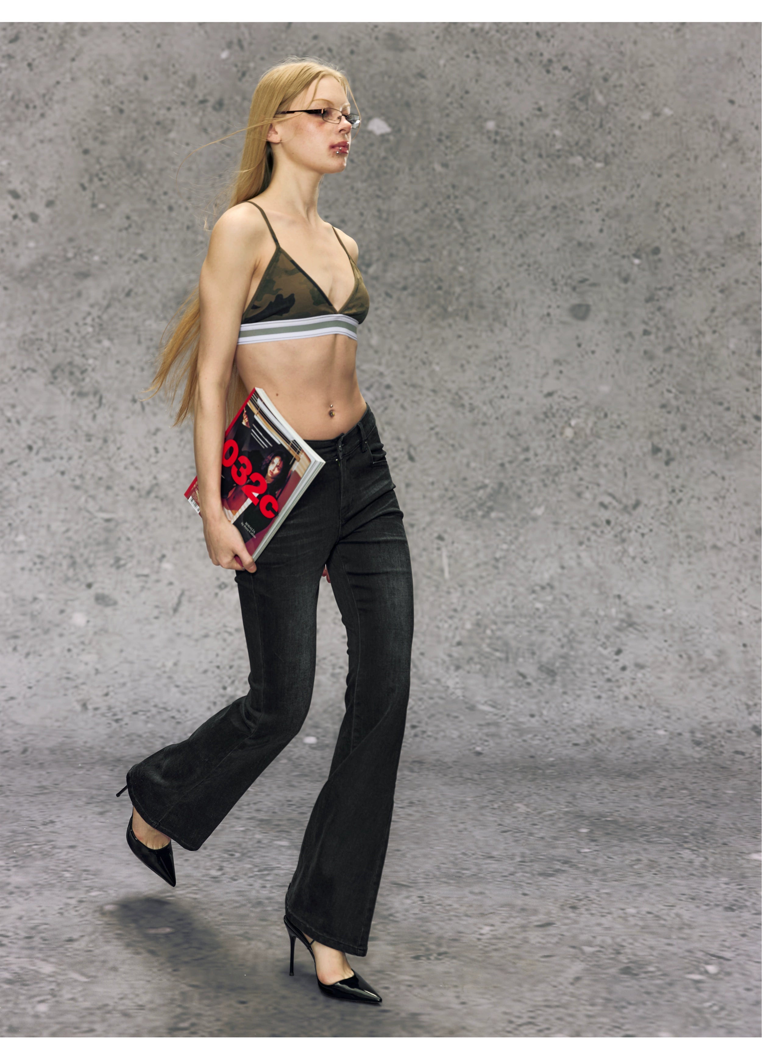Jean micro-flare noir et bleu