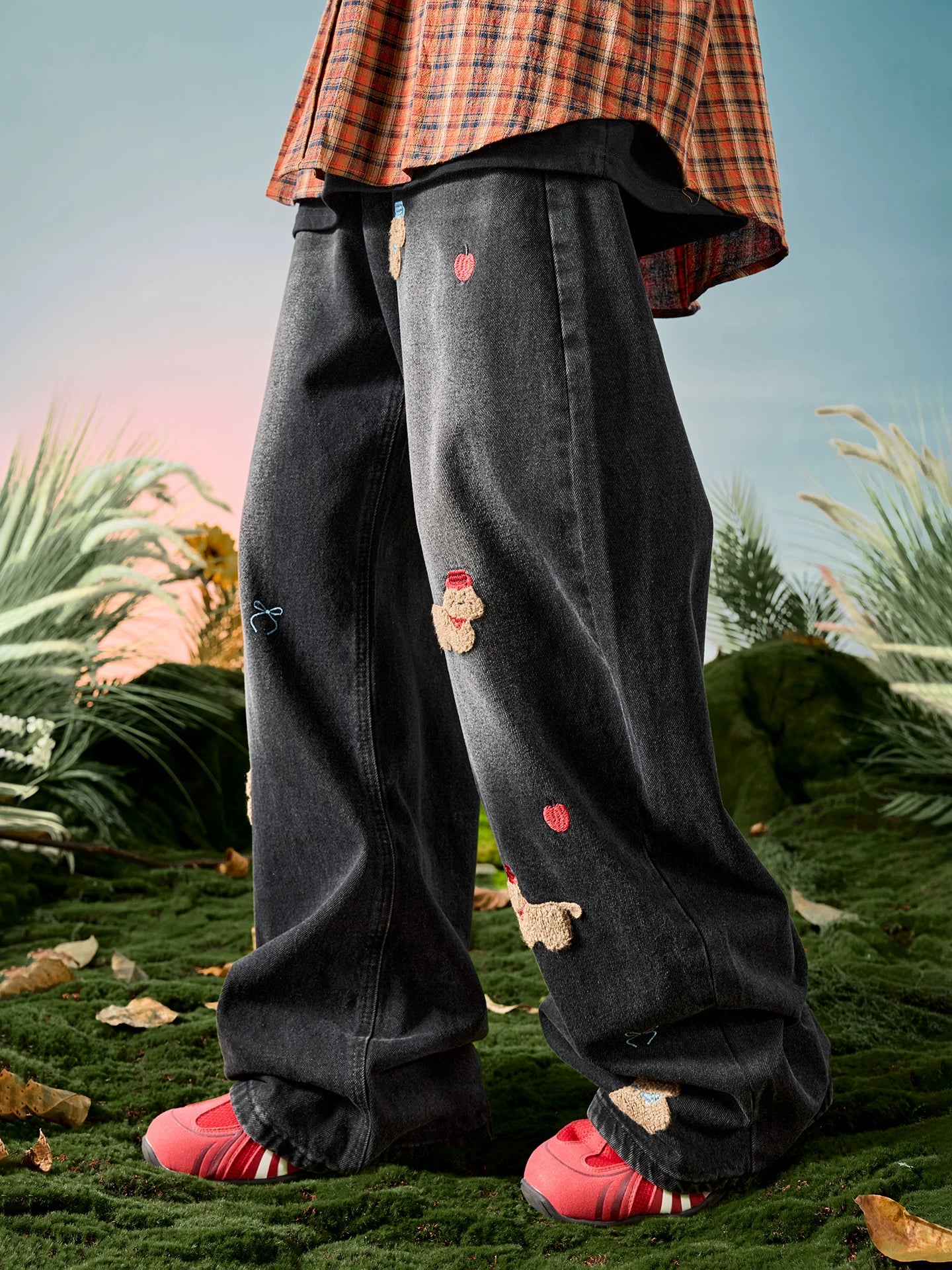 Embroidered Dog Patch Baggy Jeans