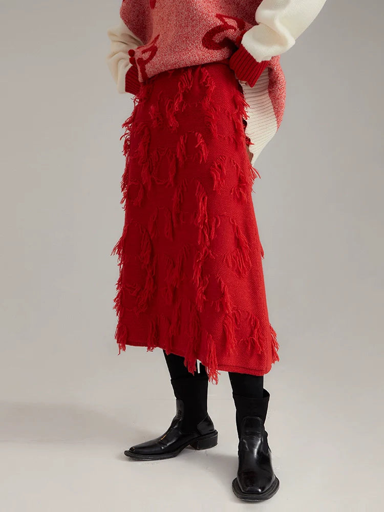 Red Distressed Midi Rock mit ausgefranster Textur