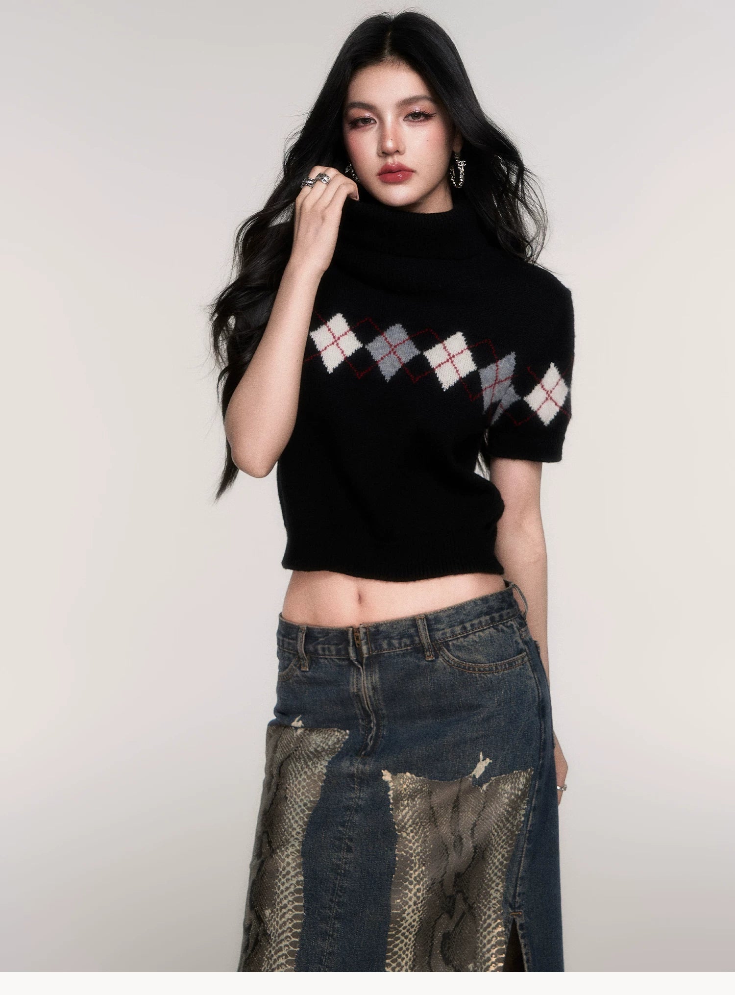 Noir Wink Argyle Crop Sweater