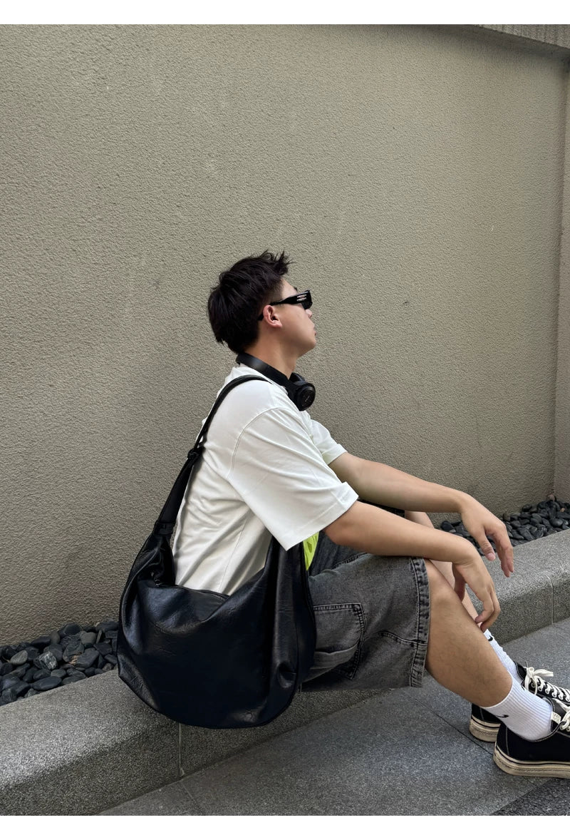 Noir Flow Crescent Sling