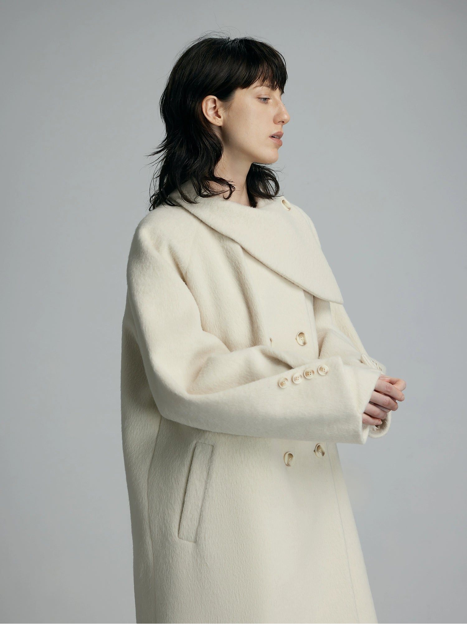 Abrigo de invierno de lana crema de gran tamaño