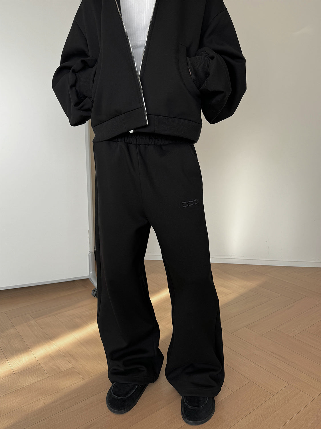 Low-Waist Wide-Leg Sweatpants with Elastic Waistband