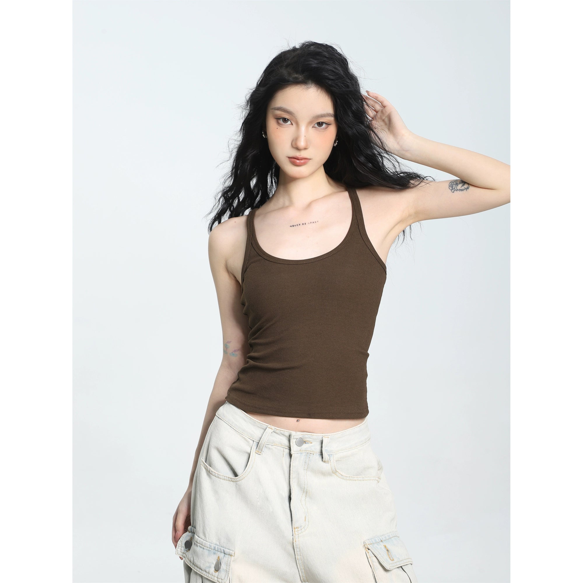 얇은 스트랩 피팅 캐미솔