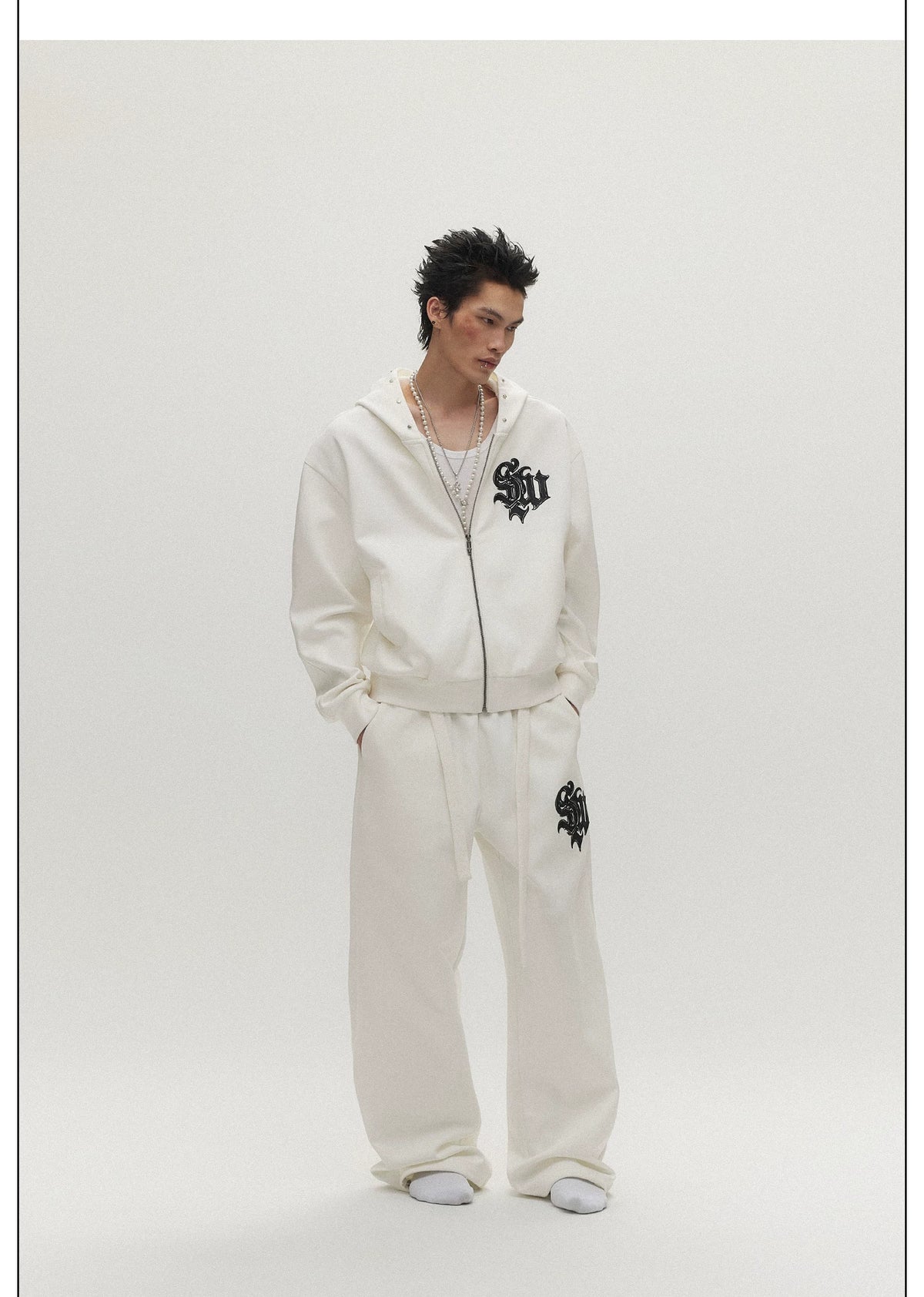 Wild Bounty 05 Graphic Zip Hoodie