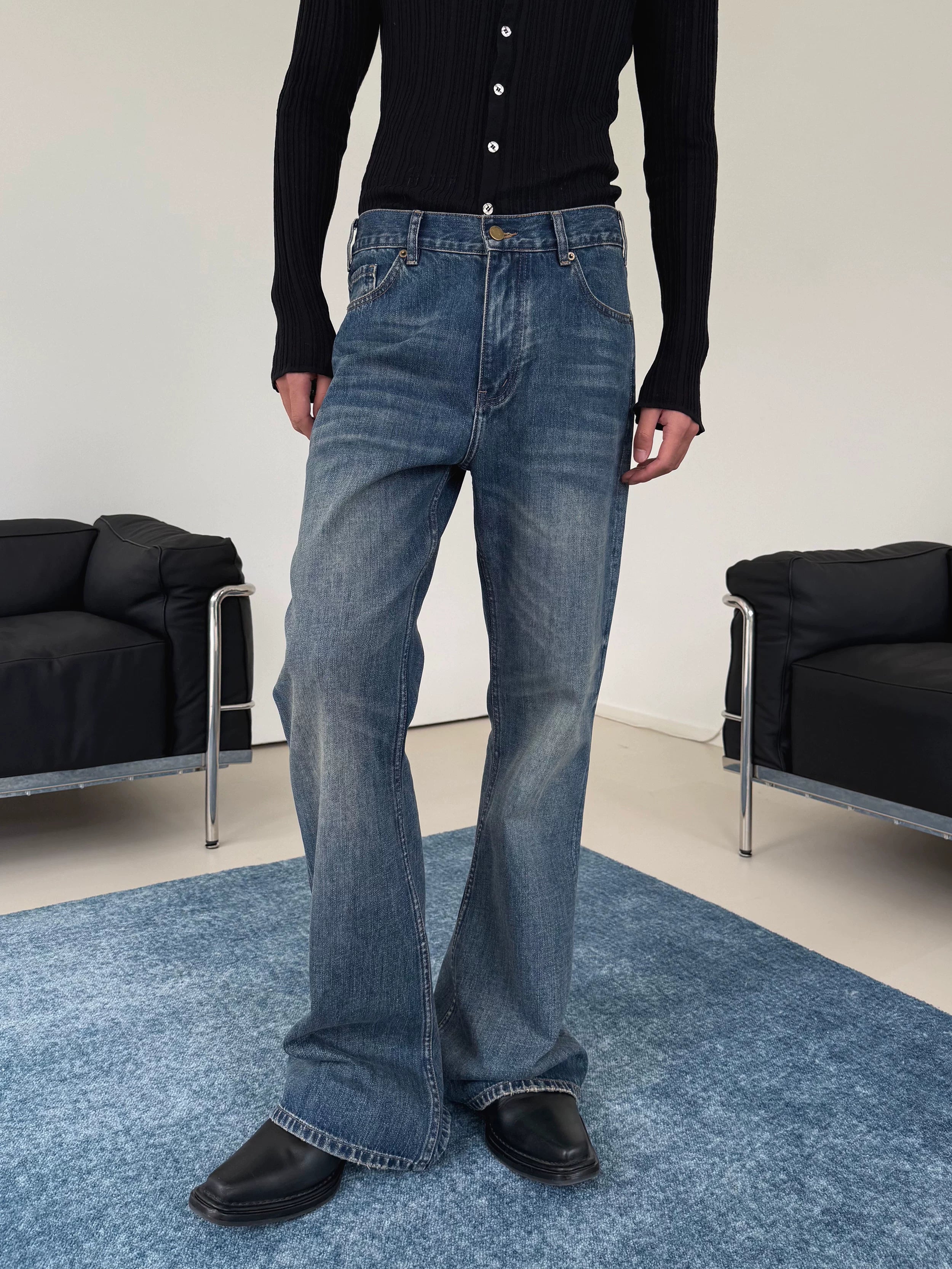 Noir Axis Mockneck Top