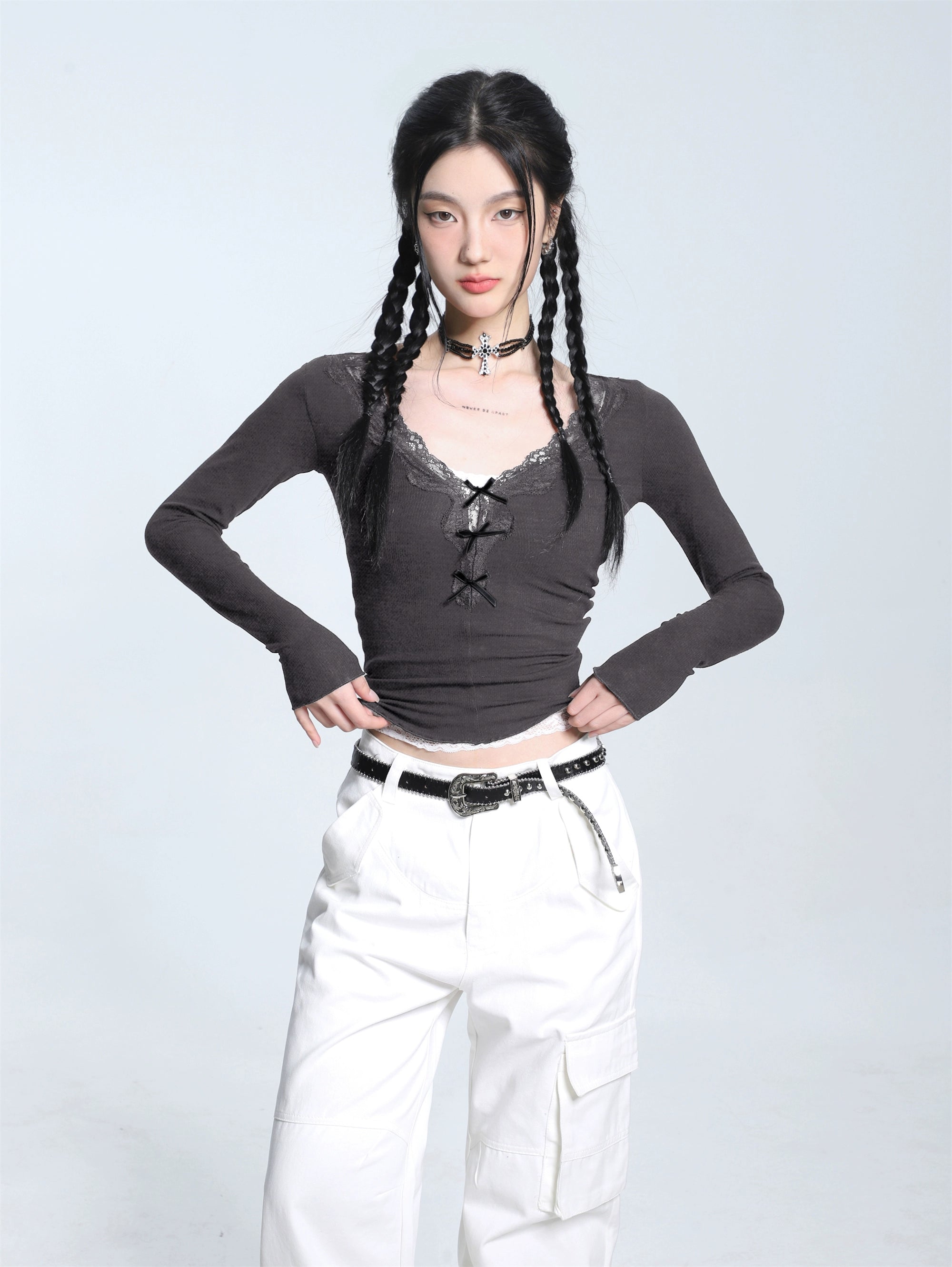 리본 레이스 트림 V넥 롱슬리브 니트 스웨터