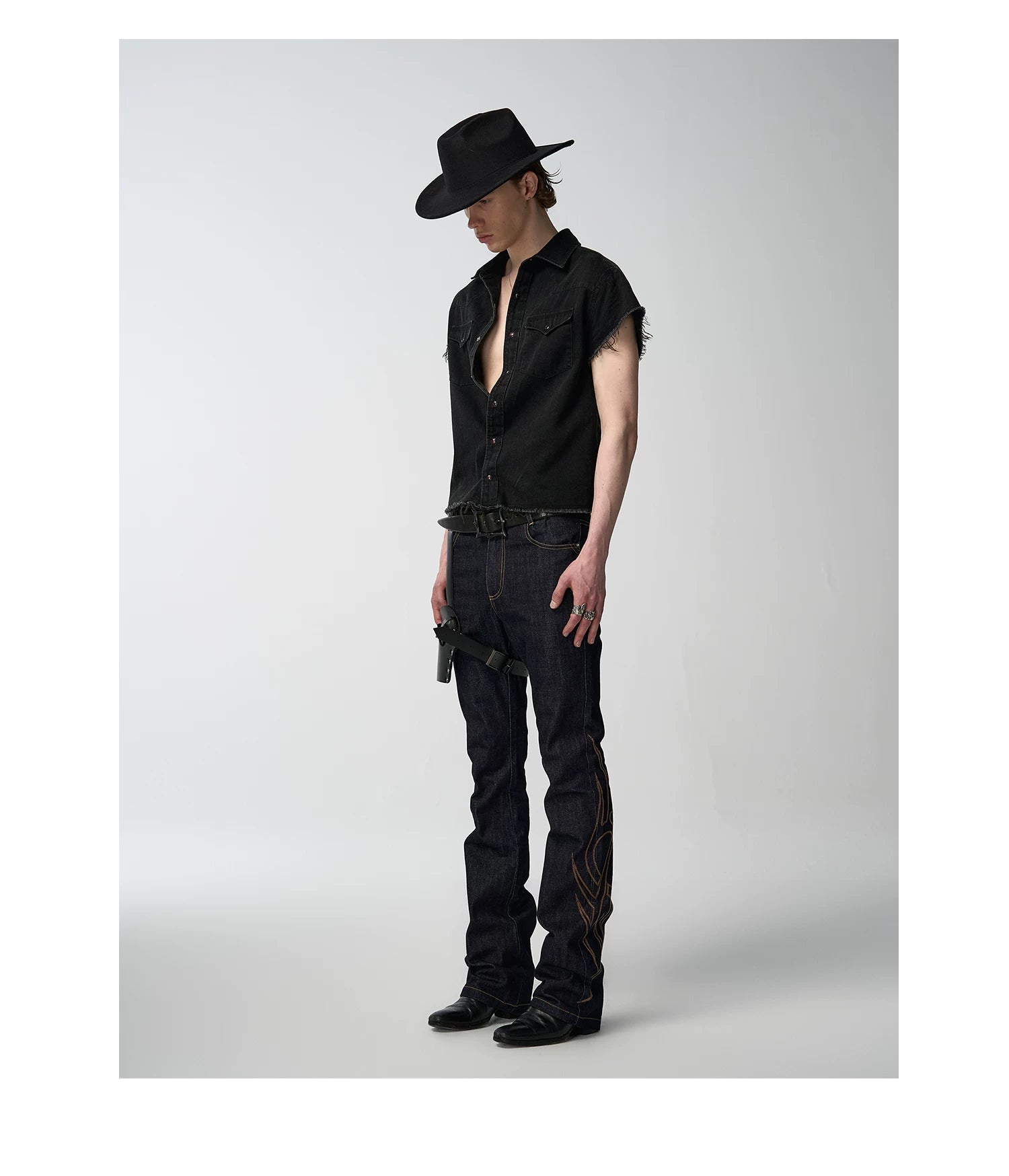 Totem Chain Embroidered Slim Flare Jeans