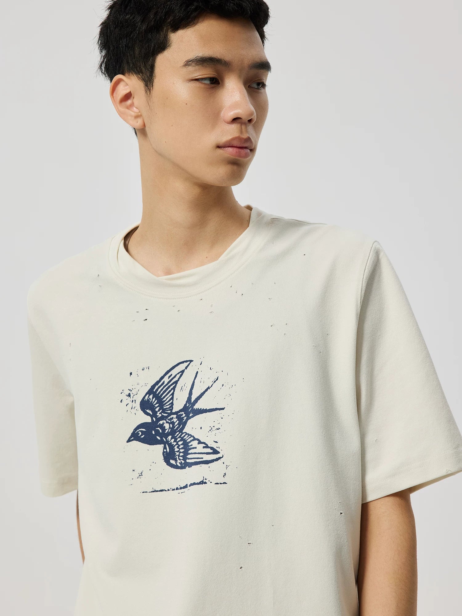 Bird Graphic Distressed T-Shirt